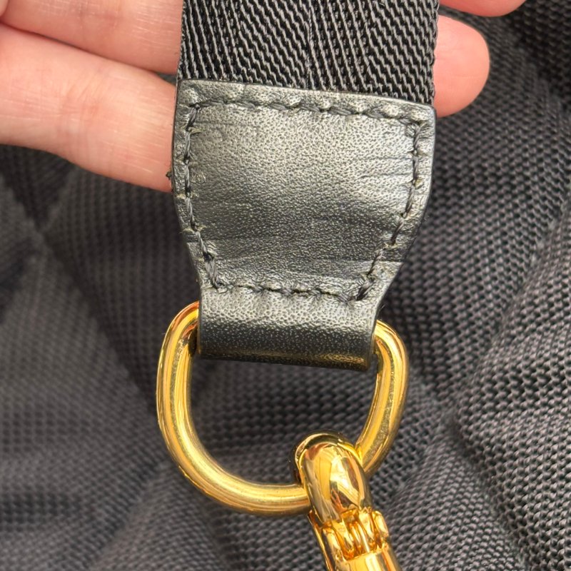 ::BURBERRY:: 尼龍斜背/後背包(經典黑/小型) The Small Crossbody Rucksack-19