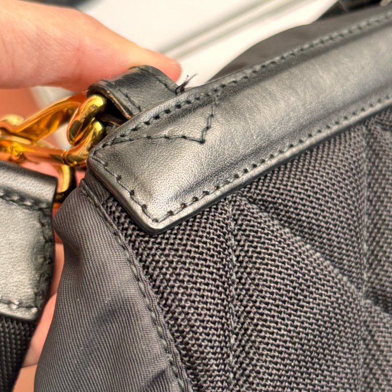 ::BURBERRY:: 尼龍斜背/後背包(經典黑/小型) The Small Crossbody Rucksack-24