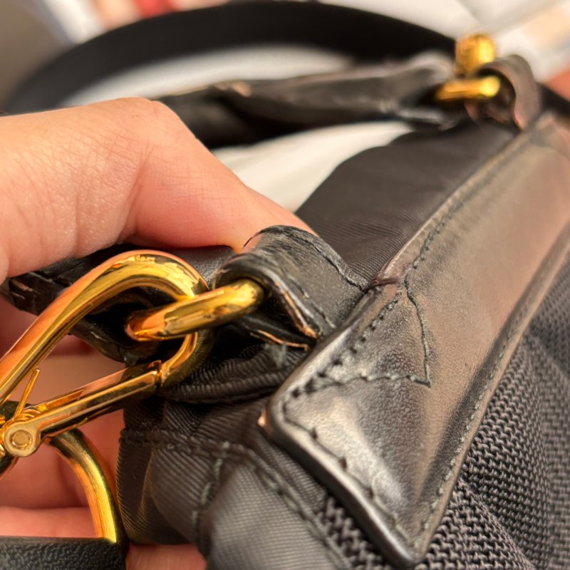 ::BURBERRY:: 尼龍斜背/後背包(經典黑/小型) The Small Crossbody Rucksack-26