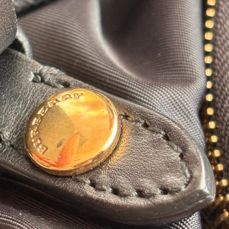 ::BURBERRY:: 尼龍斜背/後背包(經典黑/小型) The Small Crossbody Rucksack-27