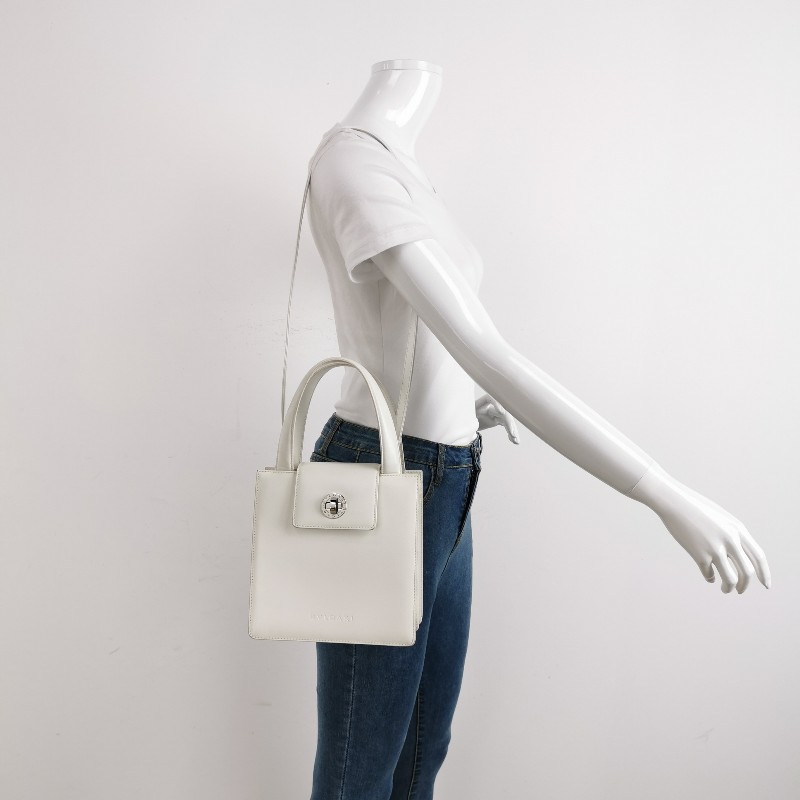 Bvlgari牛皮純色金屬扣單肩包-1