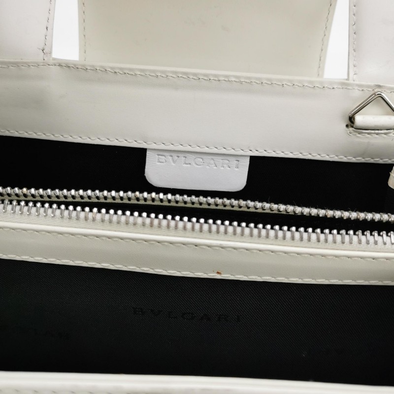 Bvlgari牛皮純色金屬扣單肩包-6