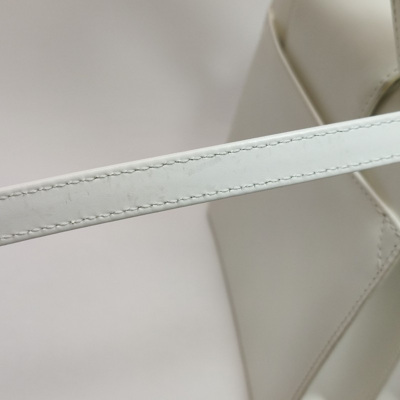 Bvlgari牛皮純色金屬扣單肩包-10