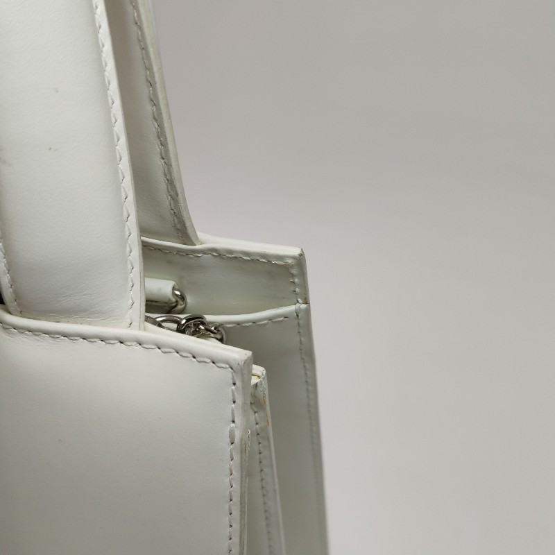 Bvlgari牛皮純色金屬扣單肩包-15