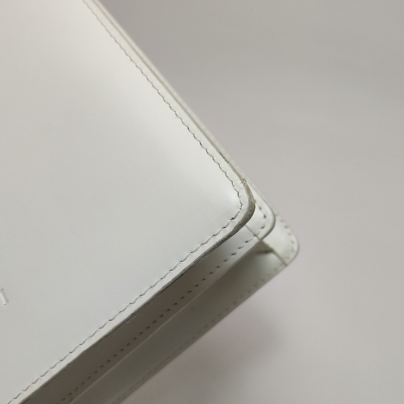 Bvlgari牛皮純色金屬扣單肩包-16