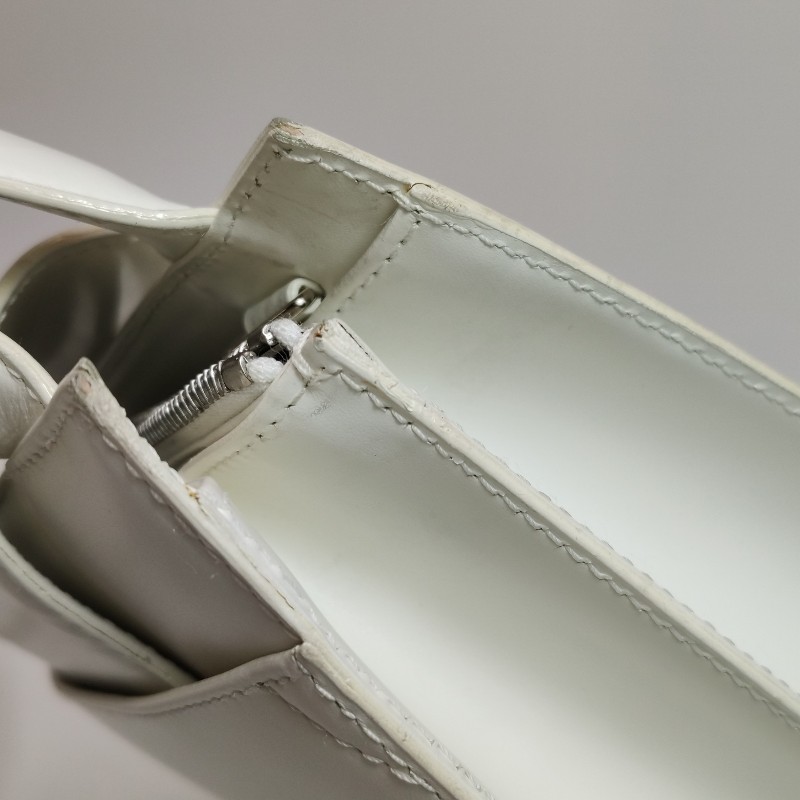 Bvlgari牛皮純色金屬扣單肩包-17