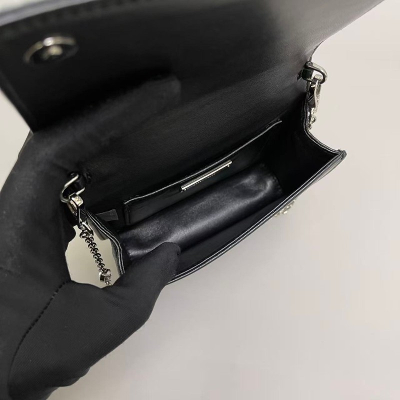 Miu Miu滿水鑽寶石鏈條 斜背包 肩背包-3