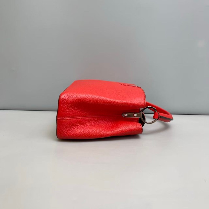 LV路易威登Capucines bb紅色牛皮荔枝紋 肩背包-2