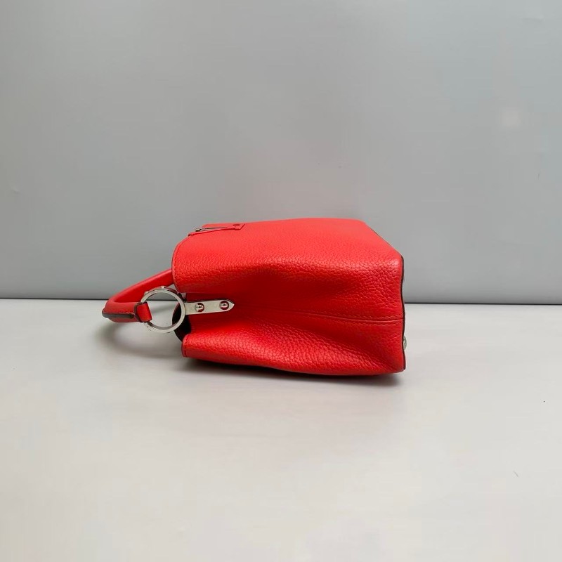 LV路易威登Capucines bb紅色牛皮荔枝紋 肩背包-3