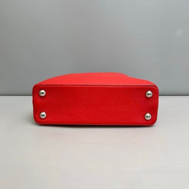 LV路易威登Capucines bb紅色牛皮荔枝紋 肩背包-4