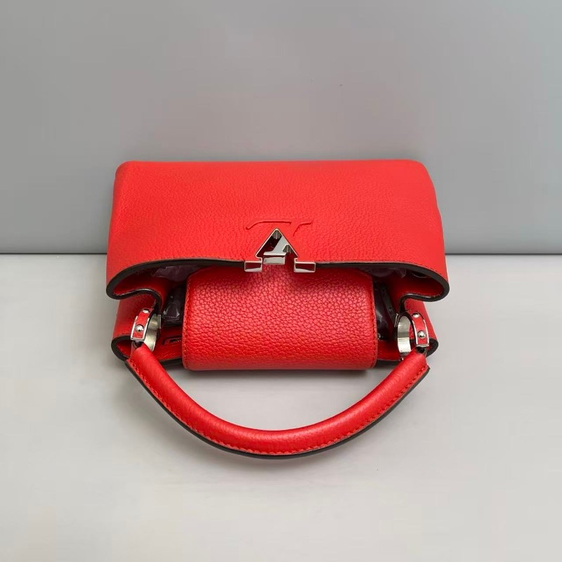 LV路易威登Capucines bb紅色牛皮荔枝紋 肩背包-5