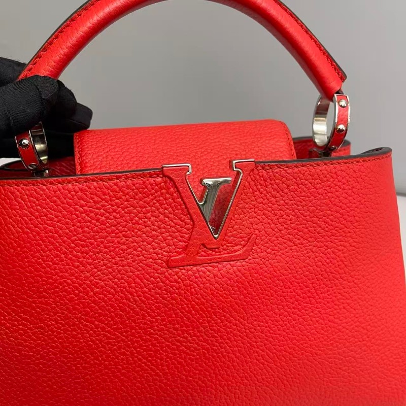 LV路易威登Capucines bb紅色牛皮荔枝紋 肩背包-6