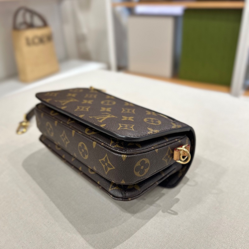LV Metis Pochette East West 老花橫版郵差包-15