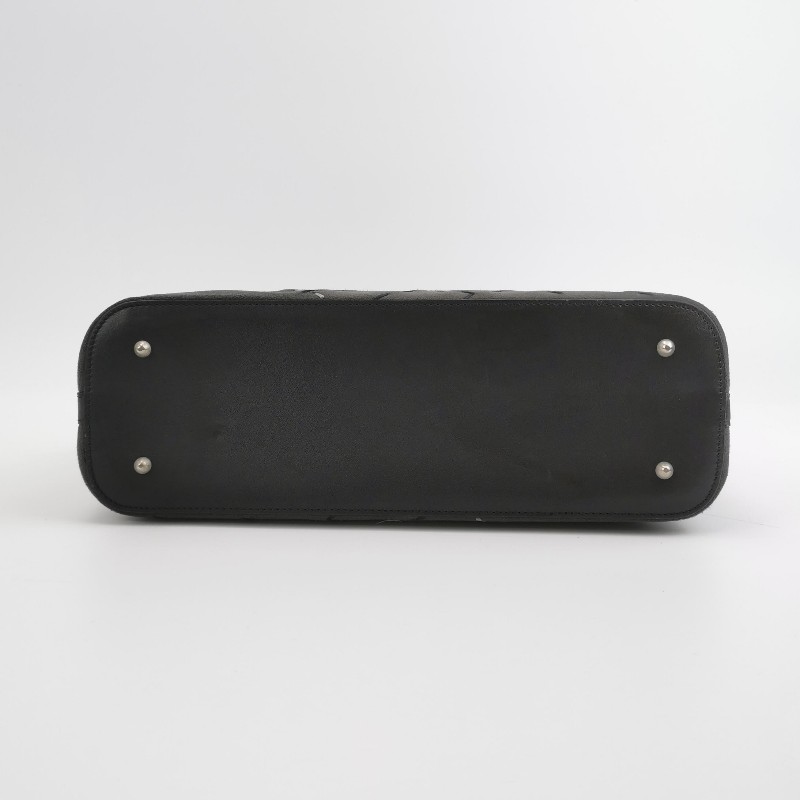 Burberry 牛皮翻毛皮拼接字母logo壓紋手提包-5