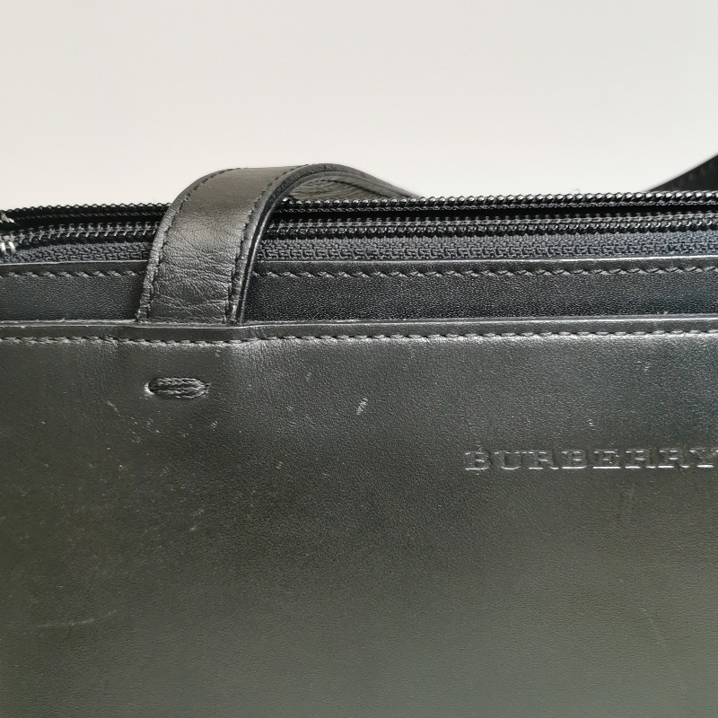 Burberry 牛皮翻毛皮拼接字母logo壓紋手提包-14