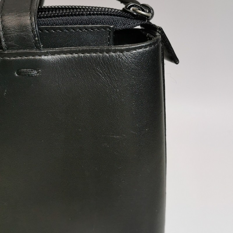 Burberry 牛皮翻毛皮拼接字母logo壓紋手提包-17