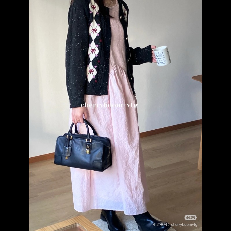 Loewe 黑色亞馬遜手提包 肩背包 後配肩帶-2