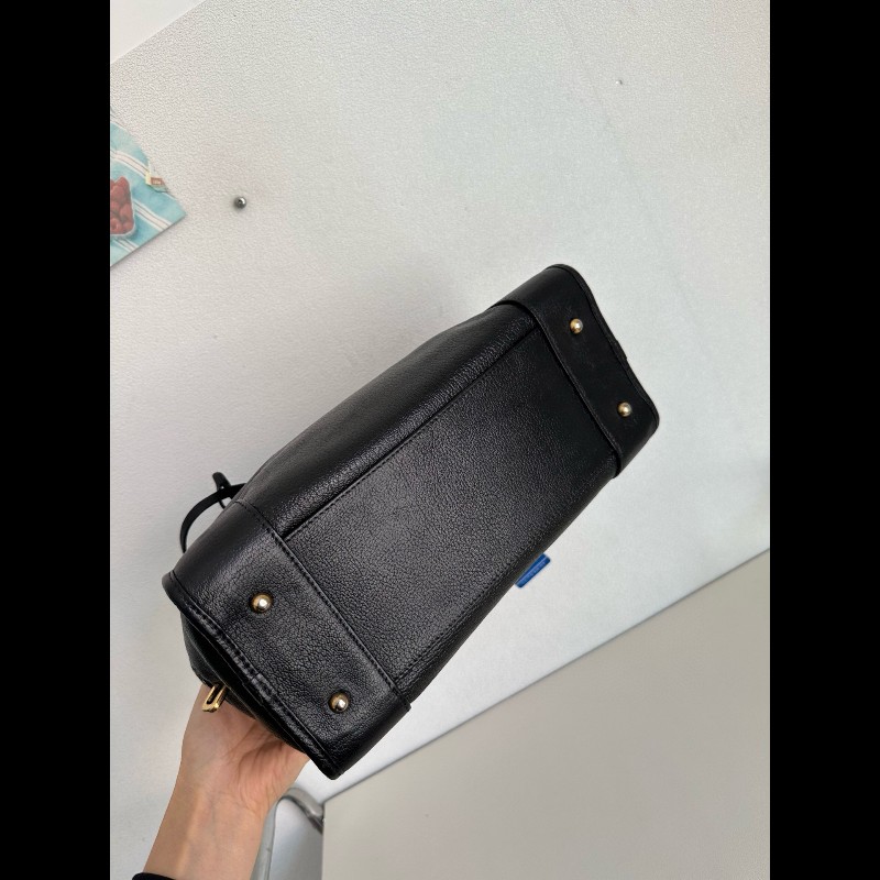 Loewe 黑色亞馬遜手提包 肩背包 後配肩帶-9