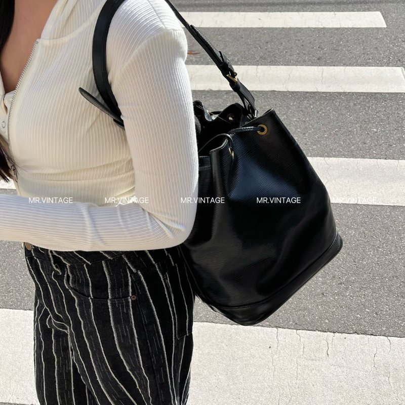 Louis vuitton水波紋水桶包-1