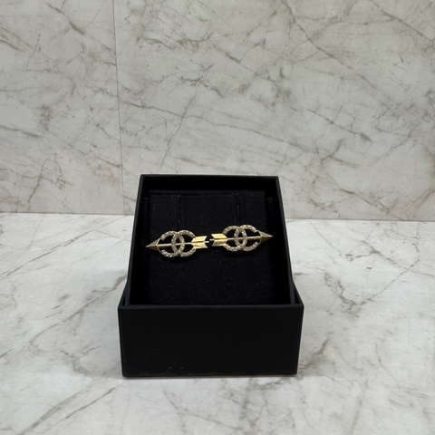 CHANEL淡金穿箭水鑽雙CL0G0耳環