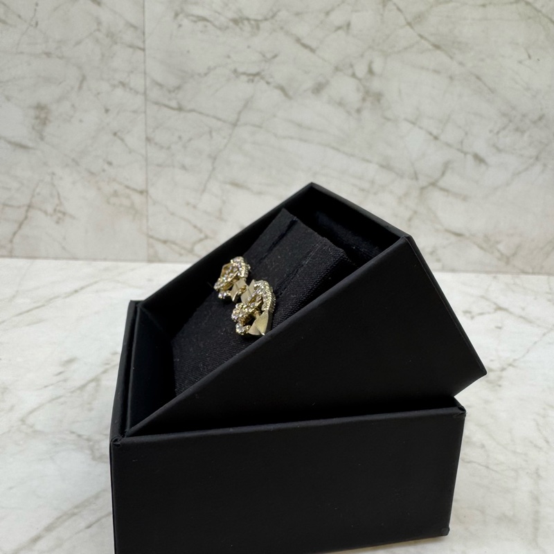 CHANEL淡金穿箭水鑽雙CL0G0耳環-2