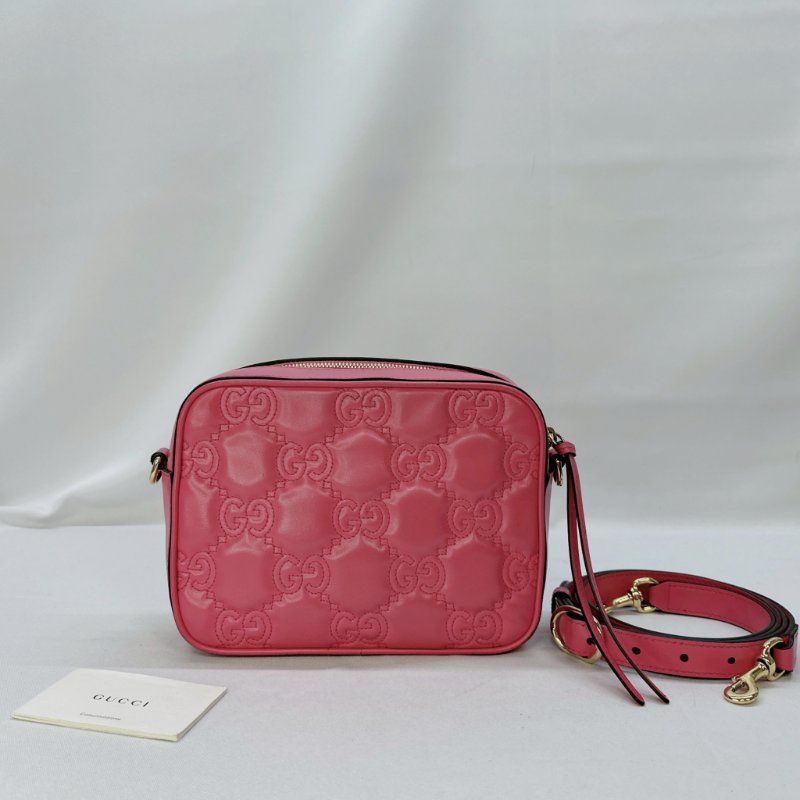 GUCCI 粉色絎縫皮革相機包-1