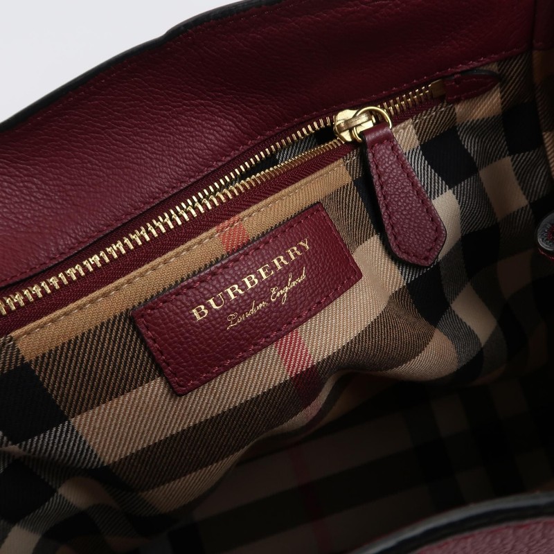 Burberry Buckle牛皮純色字母logo搭扣單肩包-7
