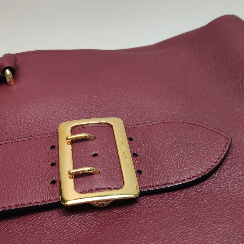 Burberry Buckle牛皮純色字母logo搭扣單肩包-13