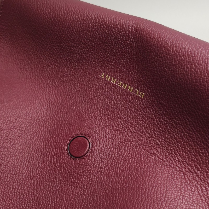 Burberry Buckle牛皮純色字母logo搭扣單肩包-15