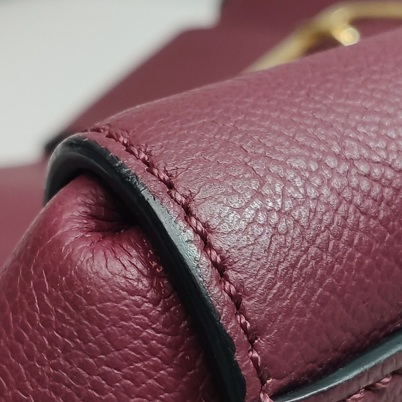 Burberry Buckle牛皮純色字母logo搭扣單肩包-19