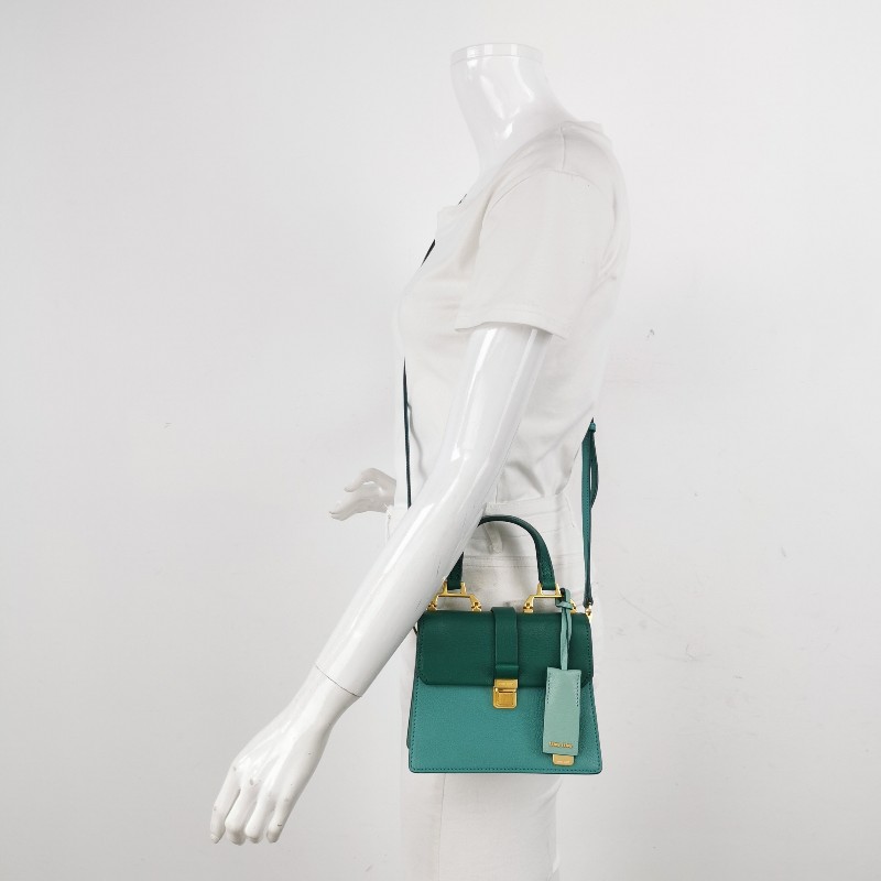 Miu Miu羊皮拼色字母Logo金屬扣斜挎包-1