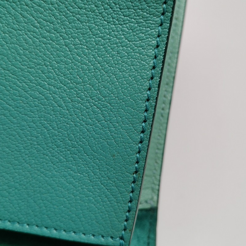 Miu Miu羊皮拼色字母Logo金屬扣斜挎包-10