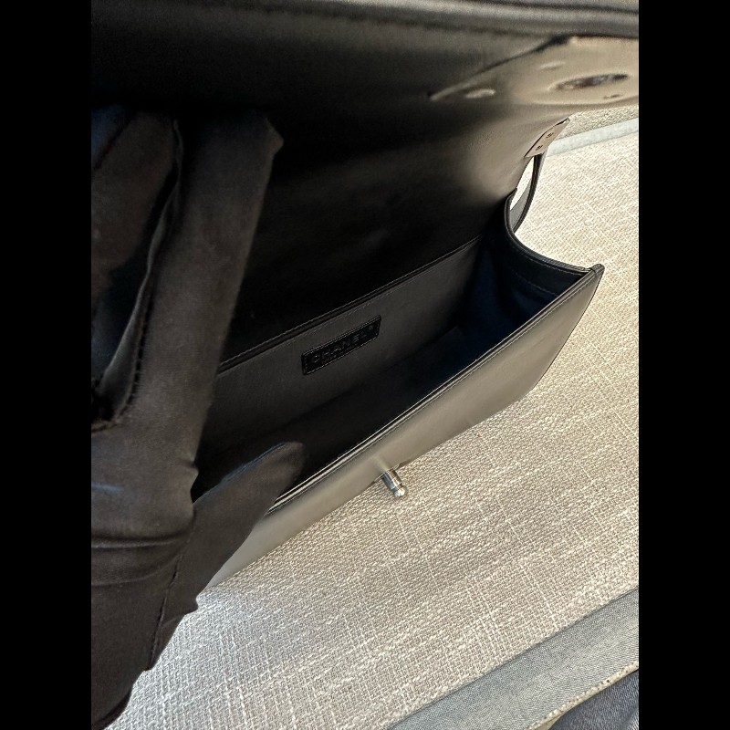 Chanel Leboy黑銀羊皮中號 肩背包-6