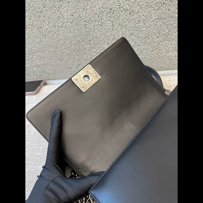 Chanel Leboy黑銀羊皮中號 肩背包-7