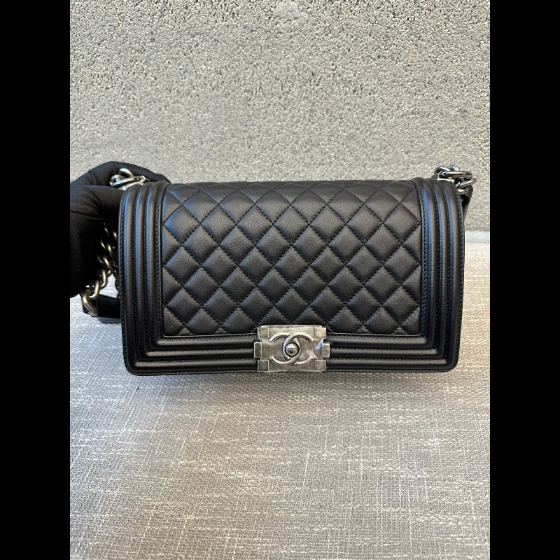 Chanel Leboy黑銀羊皮中號 肩背包-9