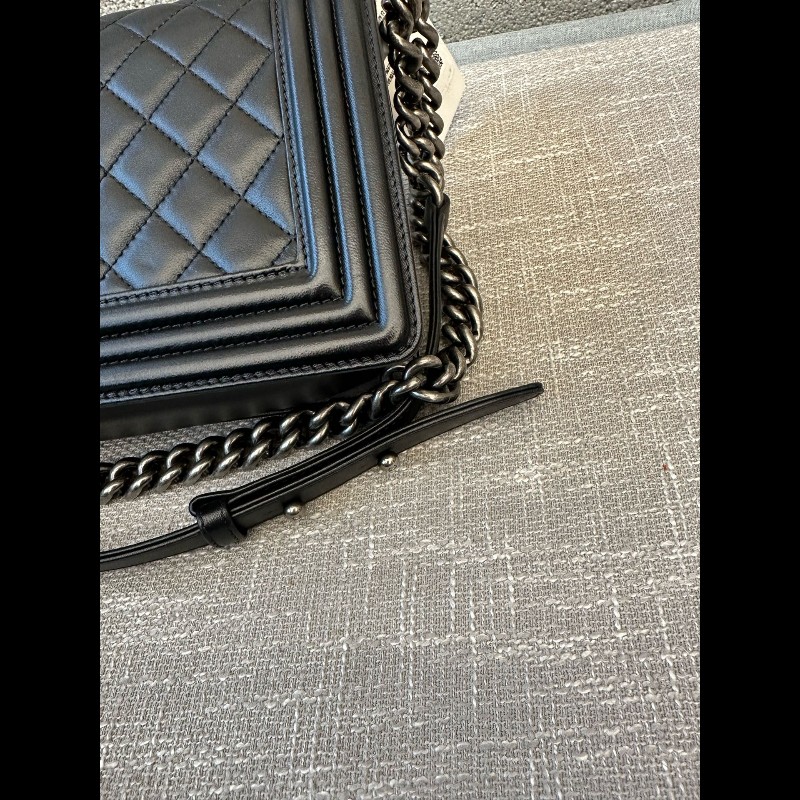 Chanel Leboy黑銀羊皮中號 肩背包-16