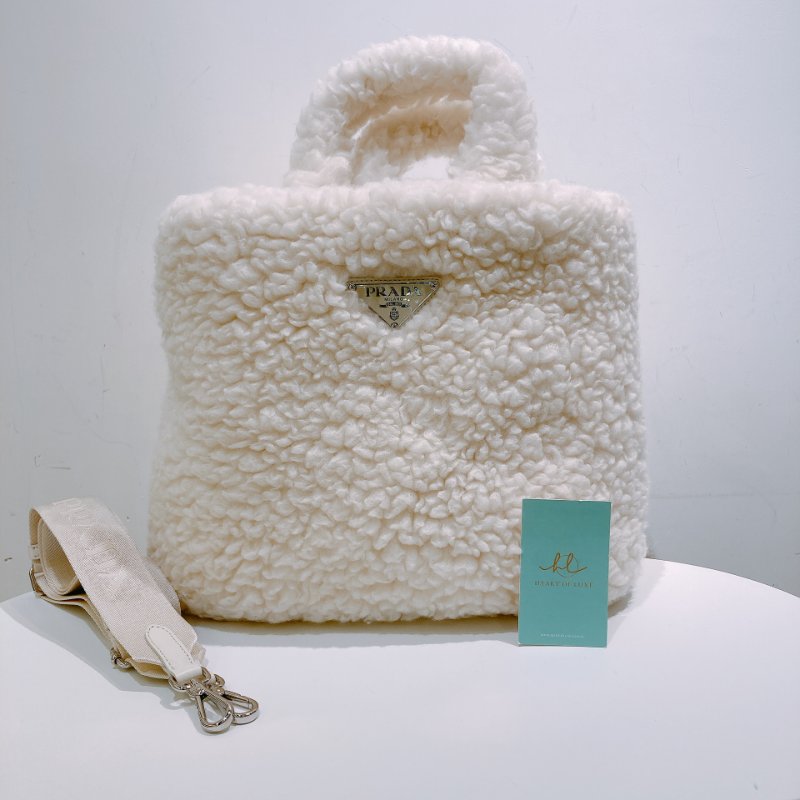 TW4566 Prada 普拉達 毛絨絨 手提肩背包 Shearling Triangle Logo Tote Bag Wool Cashmere-0