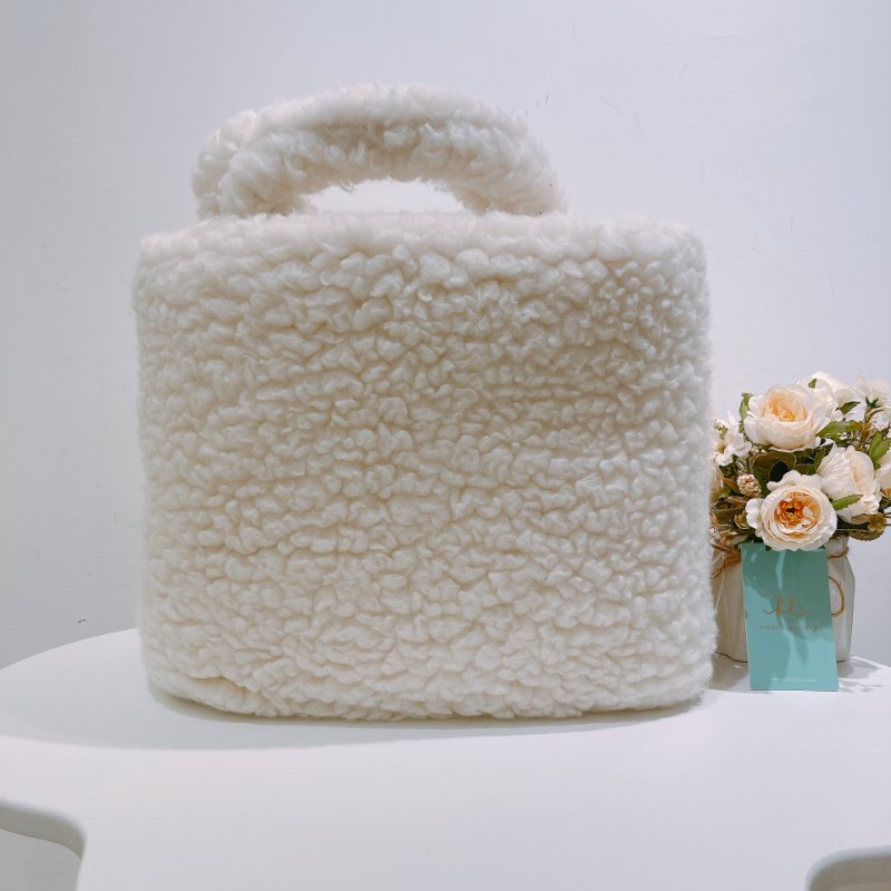 TW4566 Prada 普拉達 毛絨絨 手提肩背包 Shearling Triangle Logo Tote Bag Wool Cashmere-1