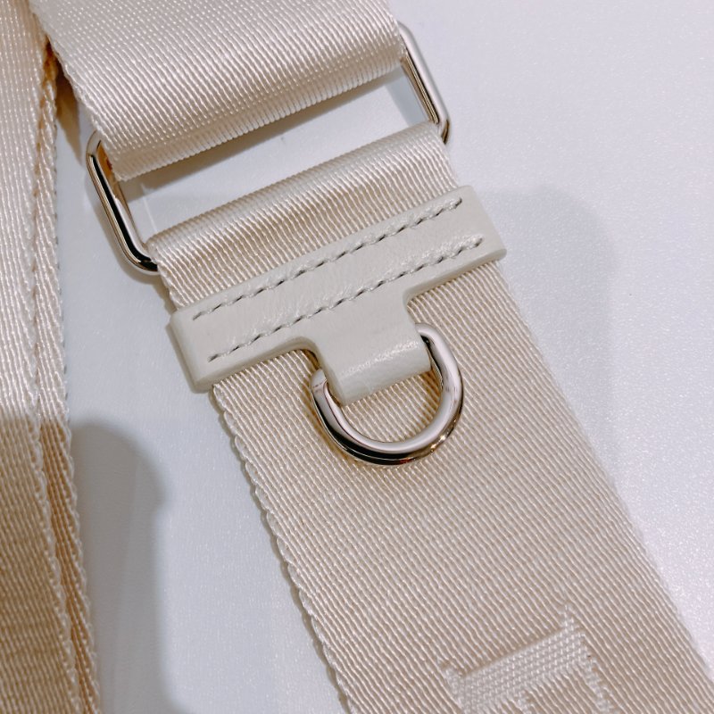 TW4566 Prada 普拉達 毛絨絨 手提肩背包 Shearling Triangle Logo Tote Bag Wool Cashmere-17