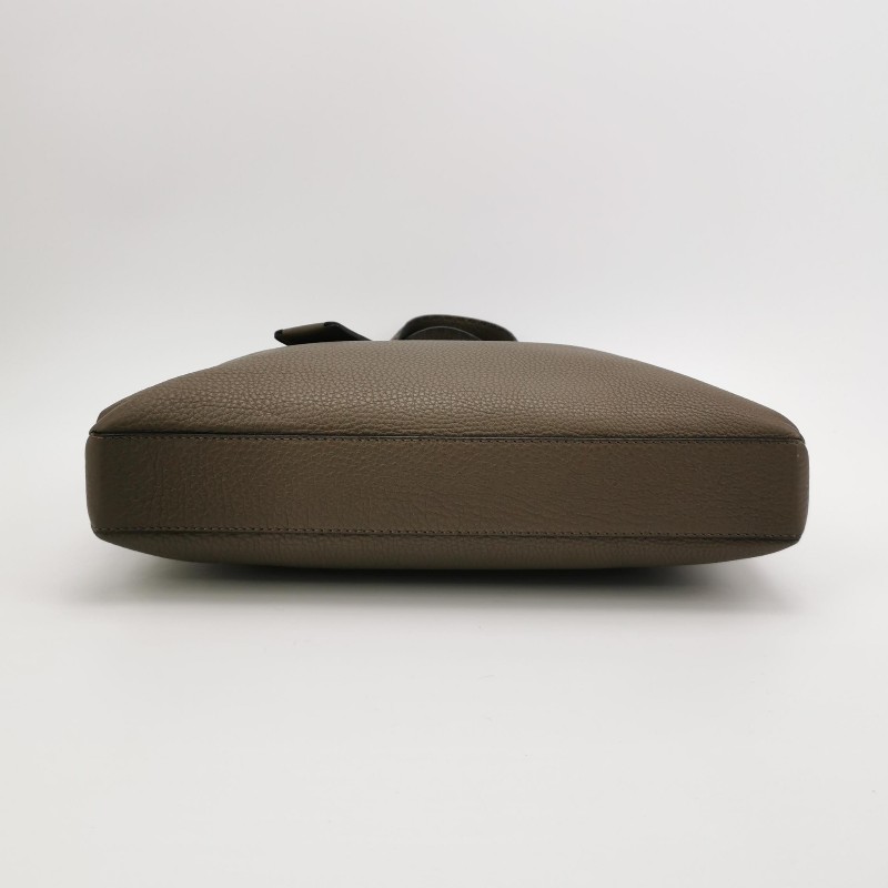 Fendi 牛皮純色拉鍊明線裝飾公文包手提包-5