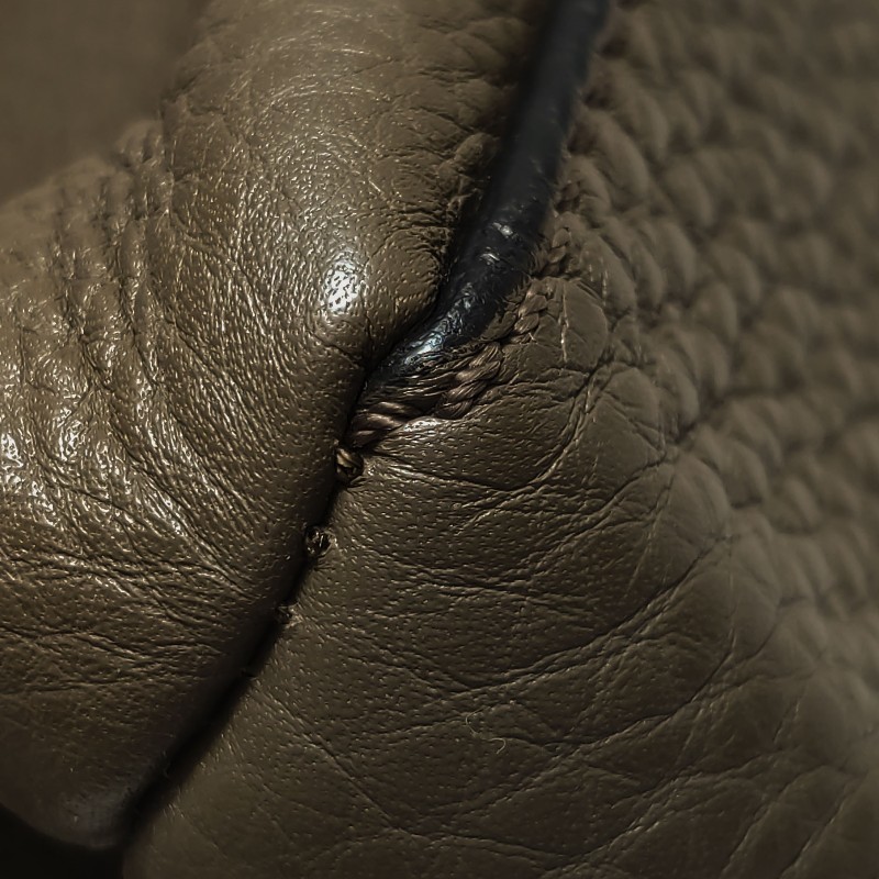 Fendi 牛皮純色拉鍊明線裝飾公文包手提包-12