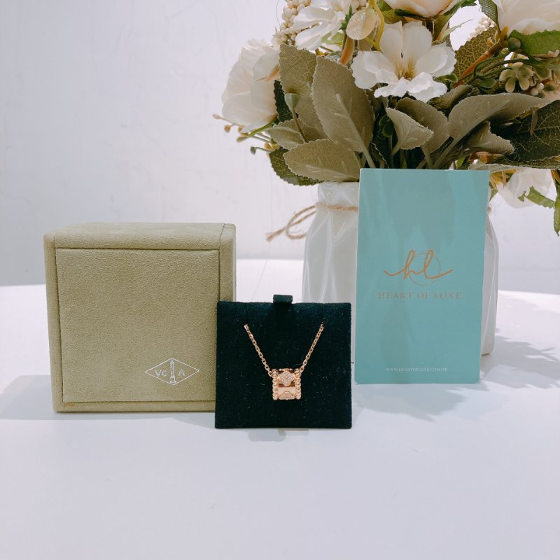 TW4567	Van Cleef &Arpels VCA鑽石項鏈 18K Perlee Clovers Pendant Necklace D 0.18ct x RGHW-0