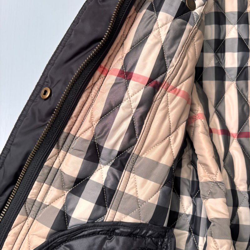 ::BURBERRY:: 黑色絎縫經典格紋 長板風衣 連帽外套 S號-12