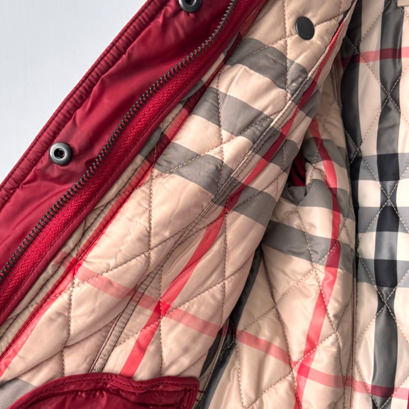::BURBERRY:: 紅色絎縫經典格紋 風衣連帽外套 XS號-23