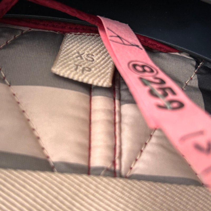 ::BURBERRY:: 紅色絎縫經典格紋 風衣連帽外套 XS號-33