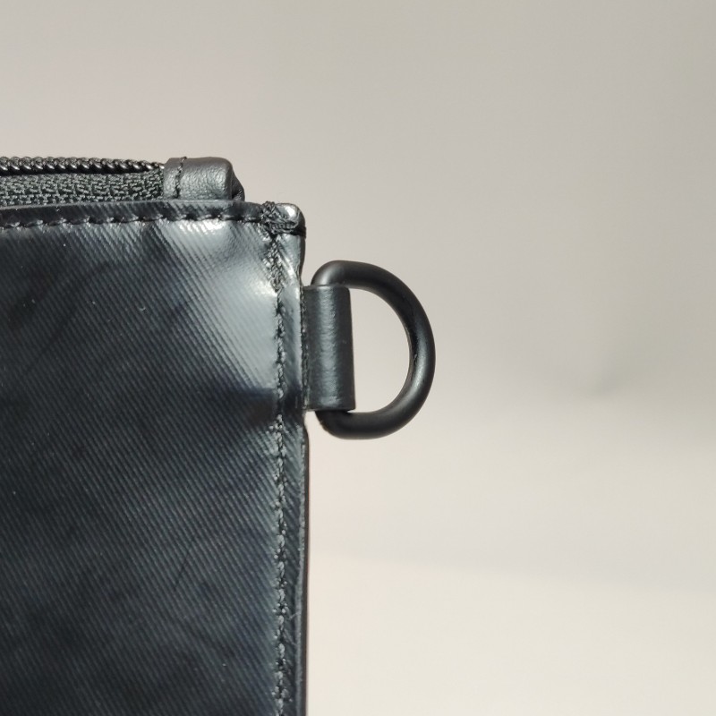 Burberry拼色字母Logo拉鍊手拿包-10