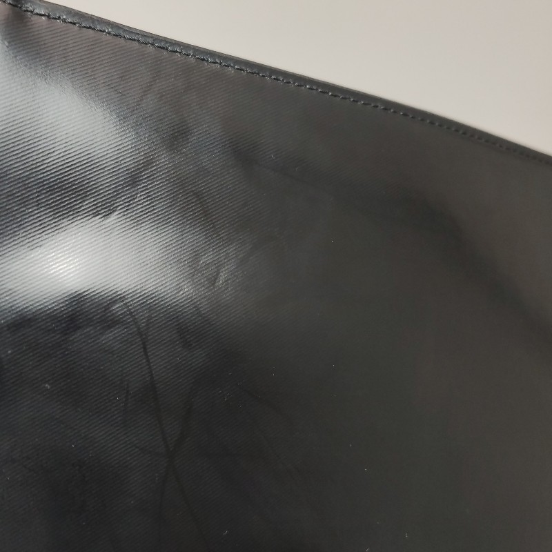 Burberry拼色字母Logo拉鍊手拿包-13