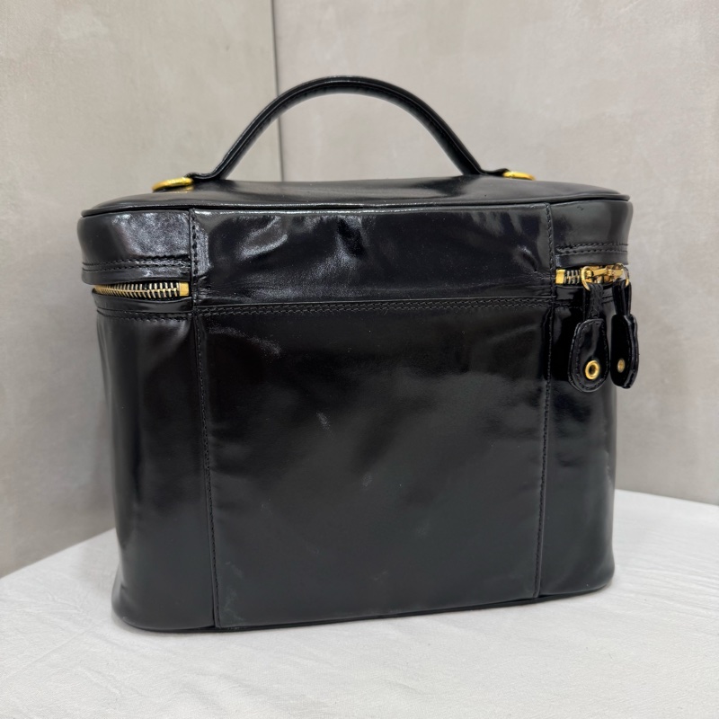 Chanel 大款漆皮手提化妝包-1