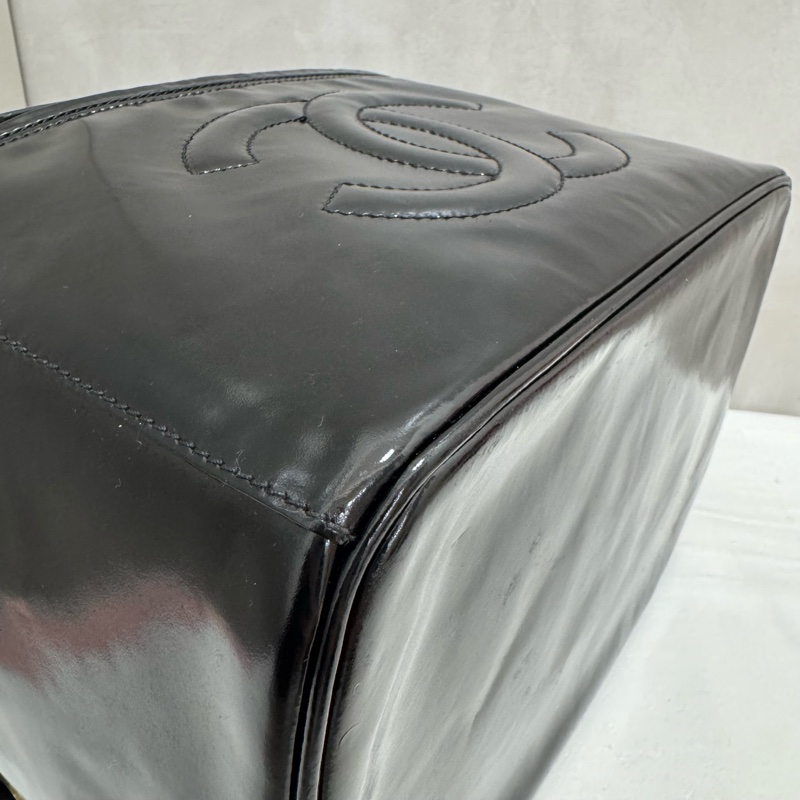 Chanel 大款漆皮手提化妝包-8