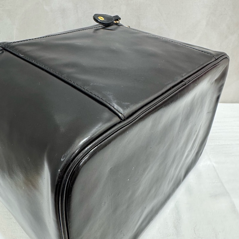 Chanel 大款漆皮手提化妝包-9